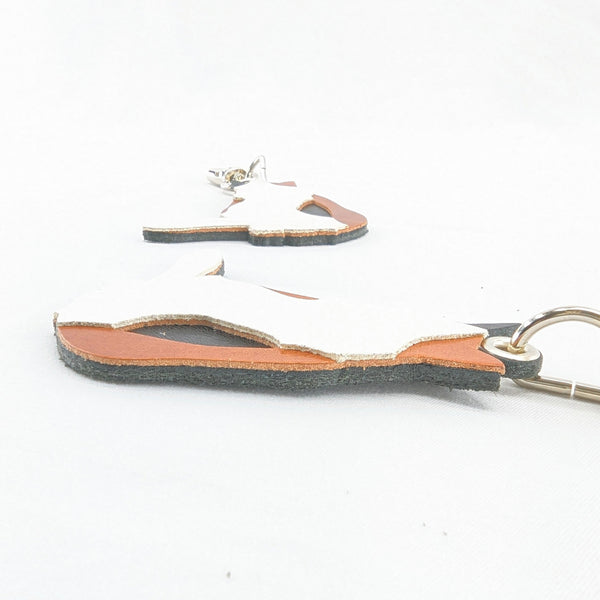 三毛猫チャーム(座り猫)