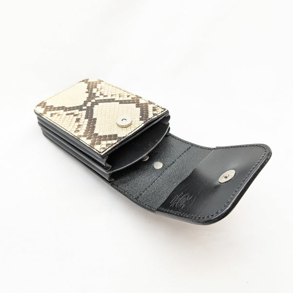 スマートフォンケースBIG W パイソン