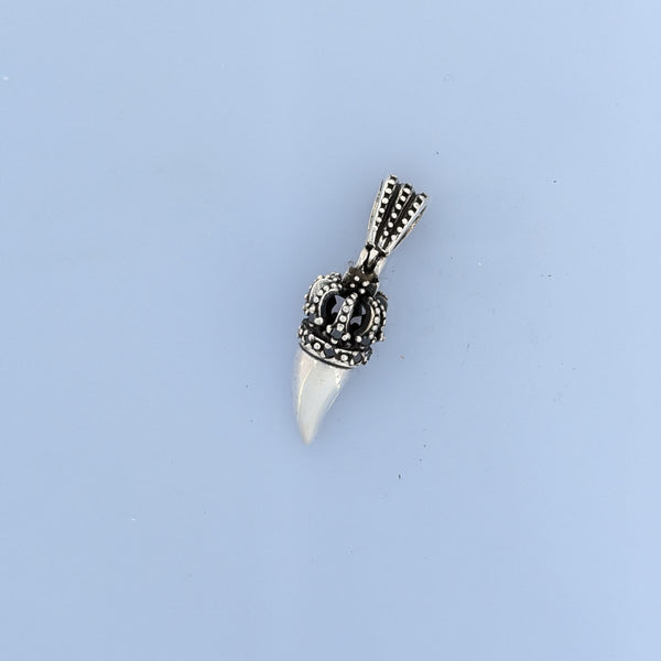 シルバー925ネックレストップ《Short rhino horn》