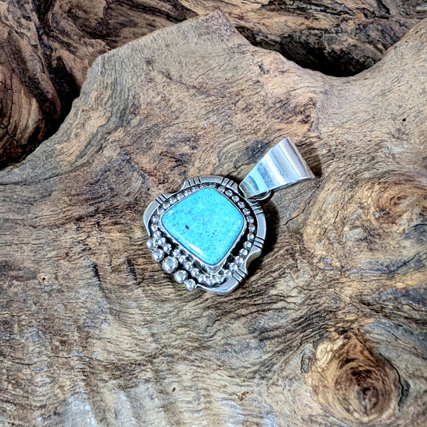 ターコイズ ネックレストップ《Navajo族 B johnson》