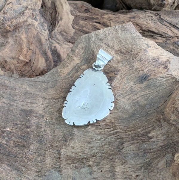 ホワイトバッファロー ネックレストップ 《Navajo族 Herma Lee》