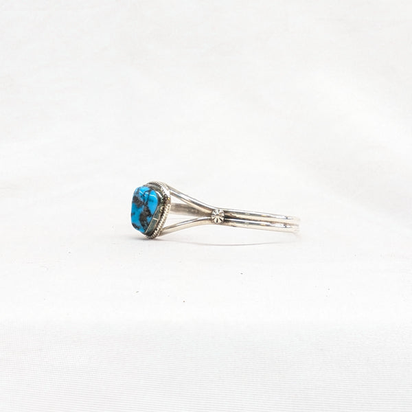 スリーピングビュティターコイズバングル 《Navajo族》ワイヤーワーク