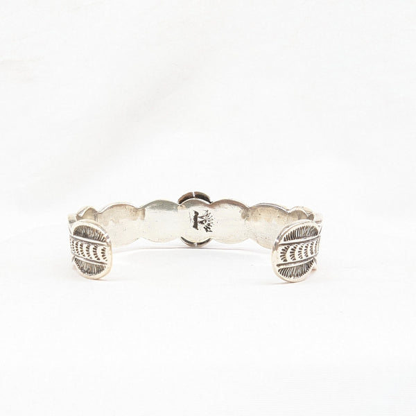 ホワイトバッファローバングル 《Navajo族》スタンプワーク