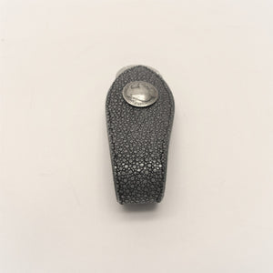 1467タイプ　貼り合わせキーホルダー　銀擦りエイ