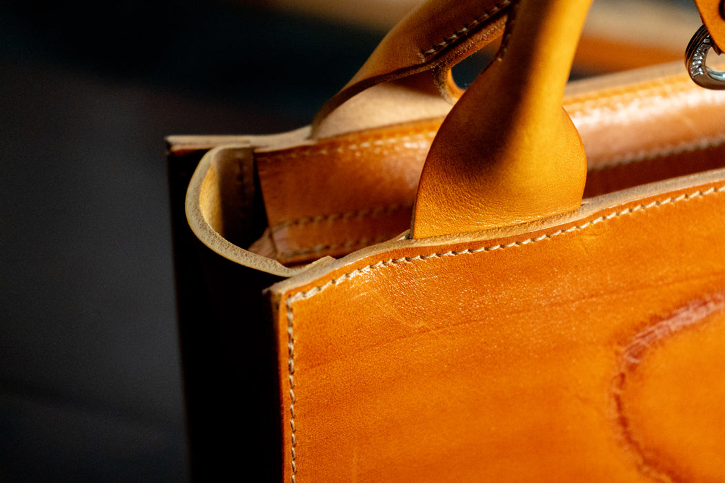 一枚革が語る、圧倒的な存在感