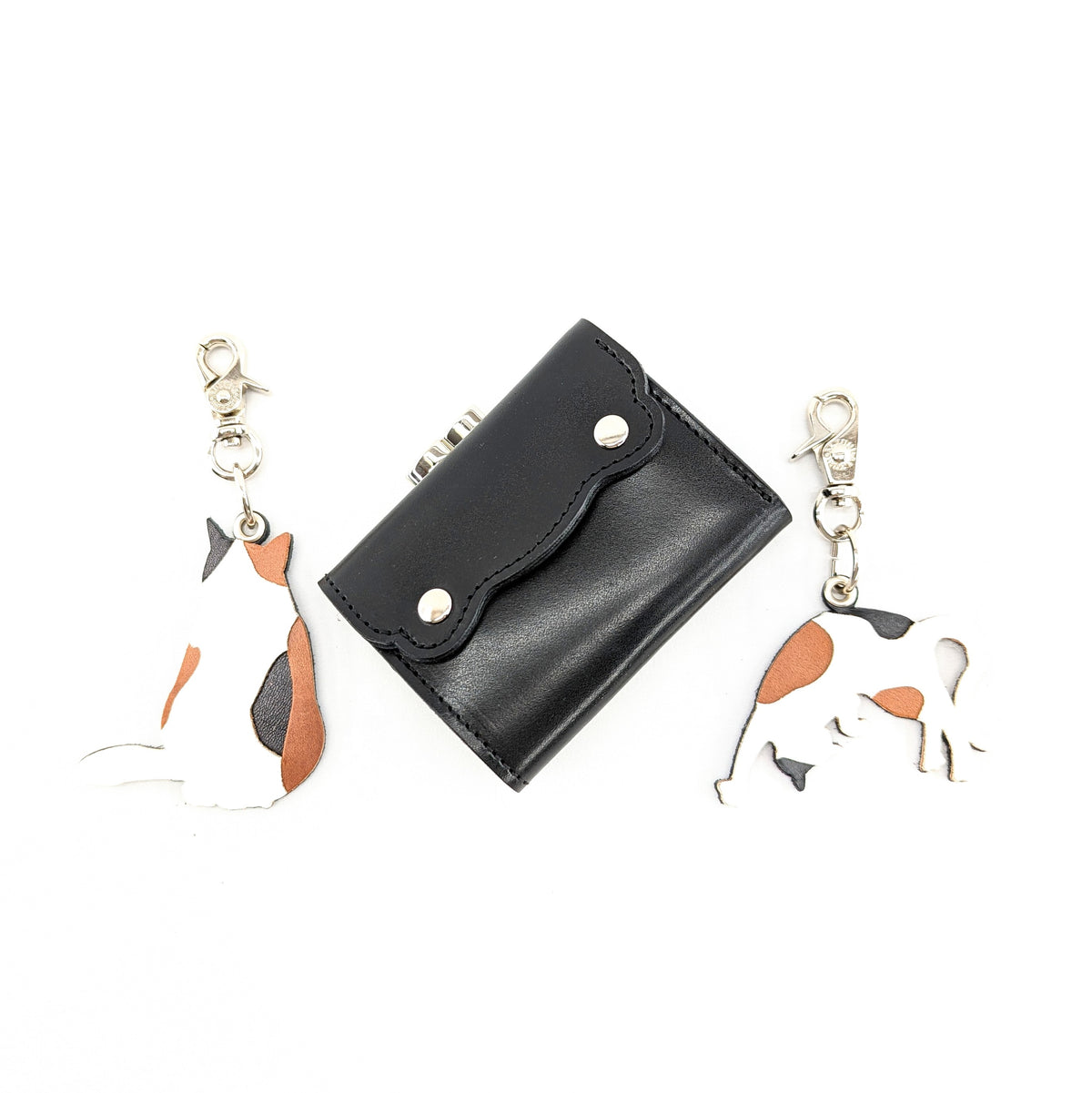 三毛猫チャーム（座り猫）