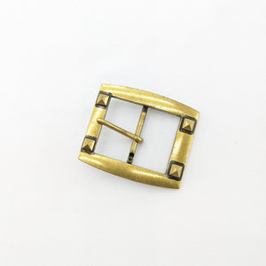 40ｍｍ　中一美錠　ピラミッド鋲