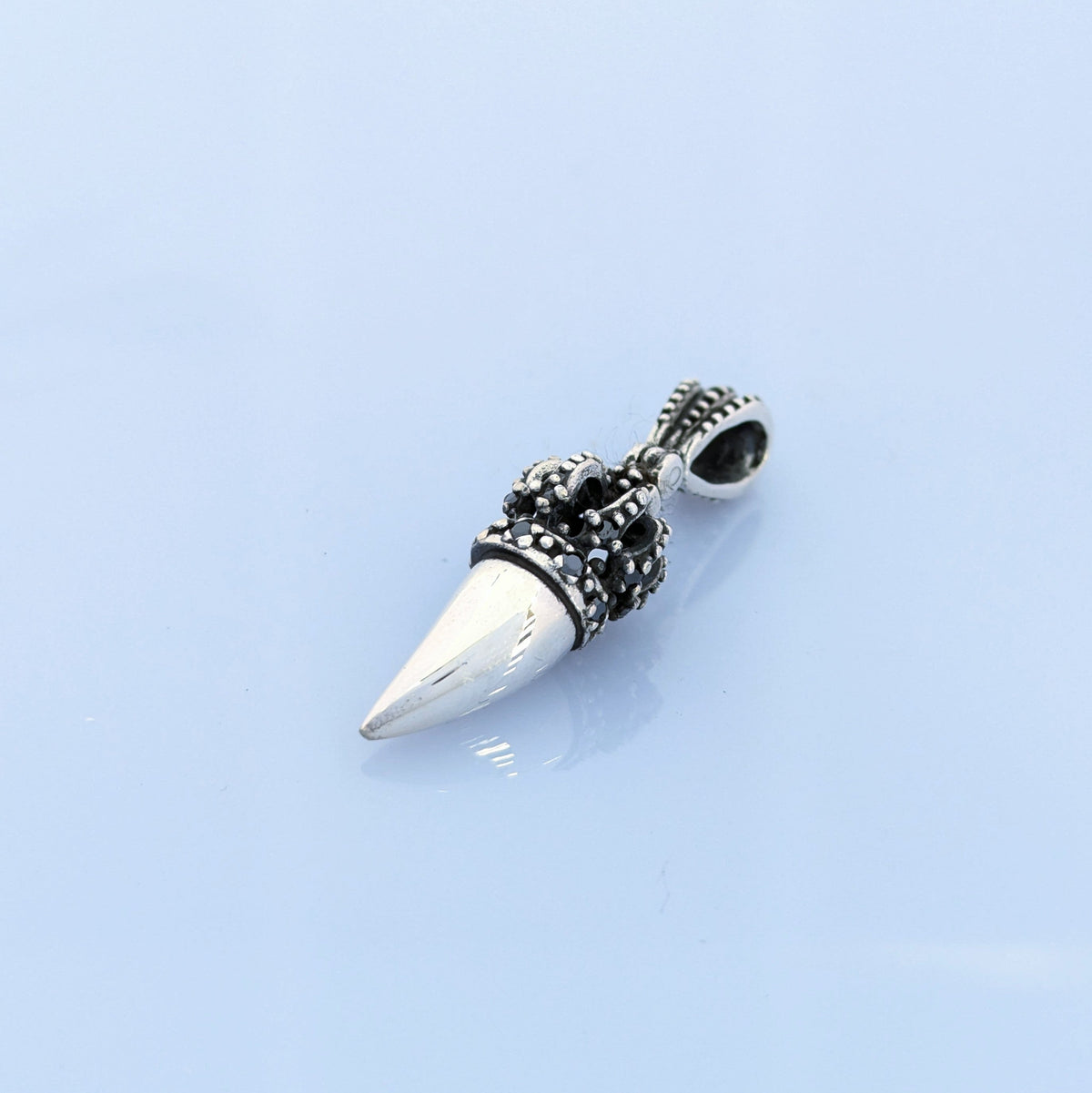 シルバー925ネックレストップ《Short rhino horn》