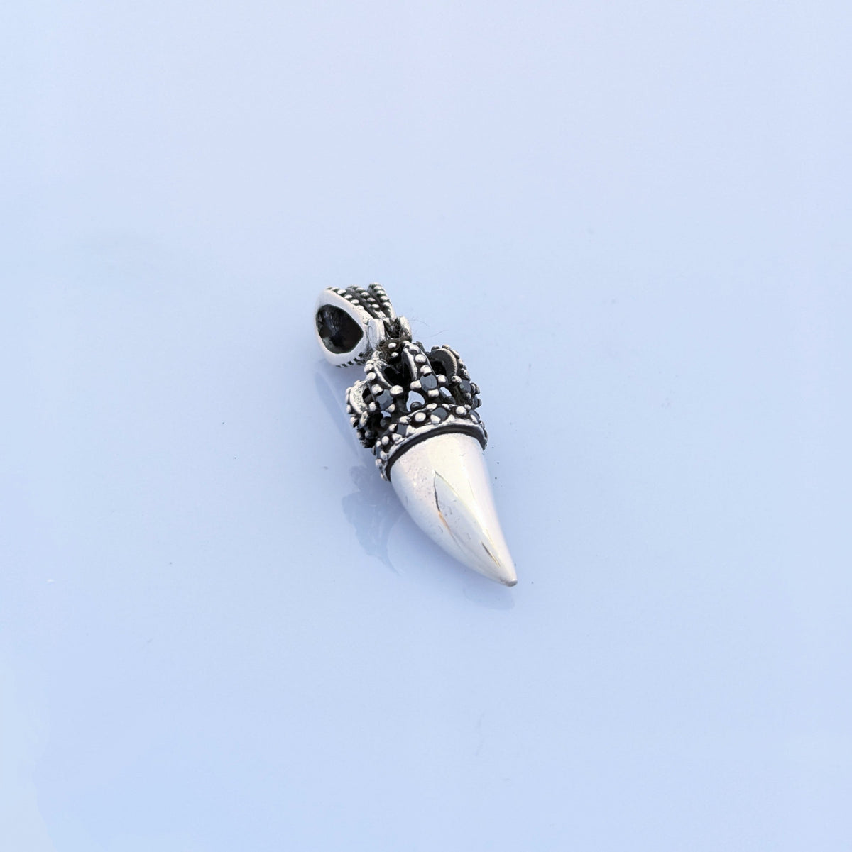 シルバー925ネックレストップ《Short rhino horn》