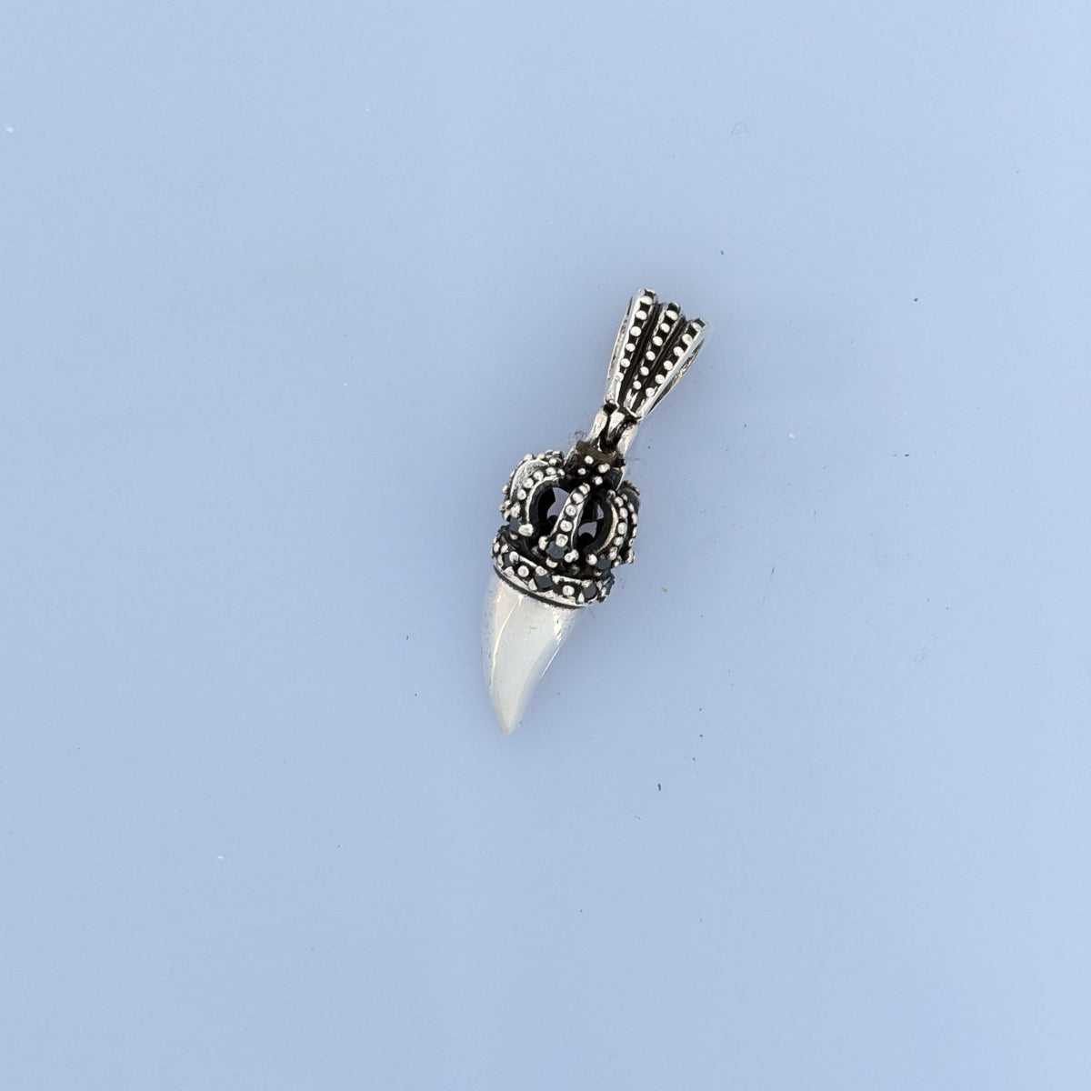 シルバー925ネックレストップ《Short rhino horn》