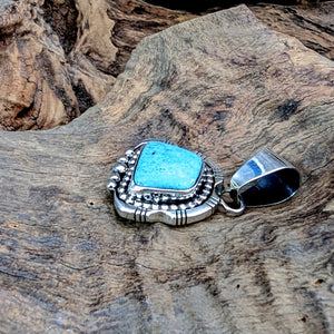 ターコイズ　ネックレストップ《Navajo族　B johnson》