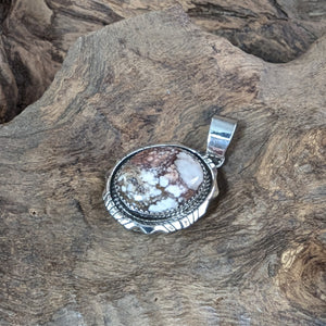 クレイジーホース　ネックレストップ《Navajo族》