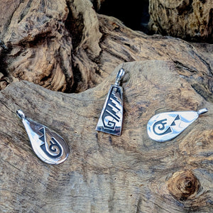 オーバーレイネックレストップ《Navajo族　Marco Begaye》