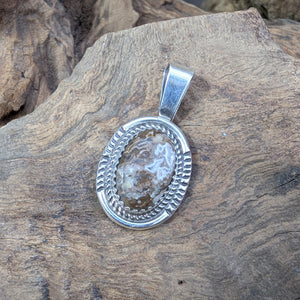 クレイジーホース　ネックレストップ　《Navajo族　G BOYD》