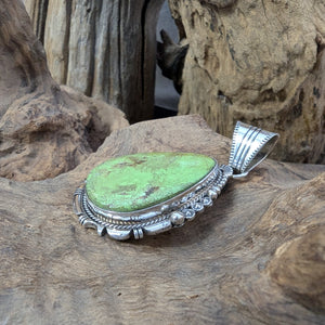 モーニングスターターコイズ　ネックレストップ《Navajo族　Running Bear》